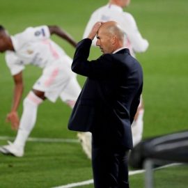 Zidane Looking on as Shakhtar defeat Madrid