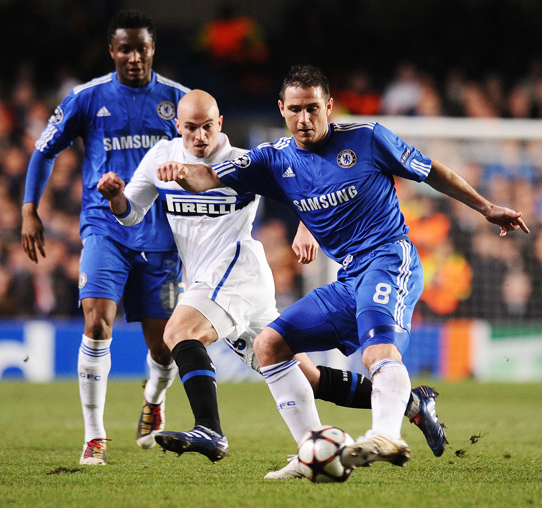 chelseas midfielder frank lampard r v chelseas midfielder frank lampard r v
