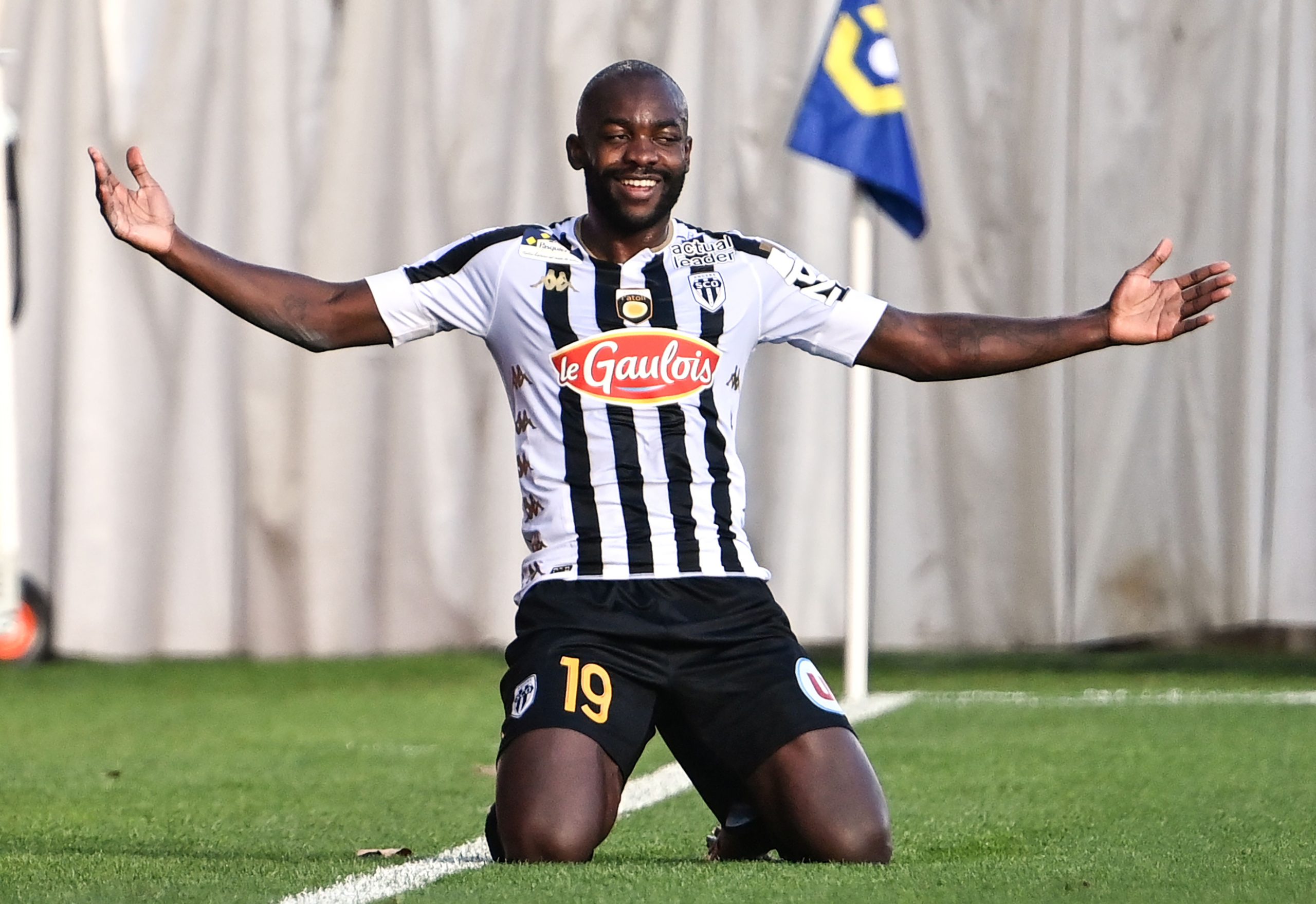 FBL-FRA-LIGUE1-NIMES-ANGERS