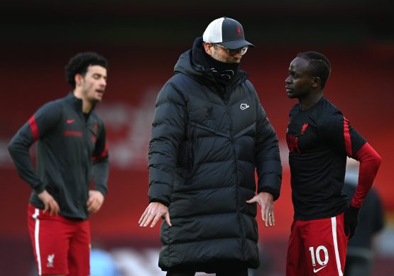 Liverpool boss Jurgen Klopp in conversation with Sadio Mane