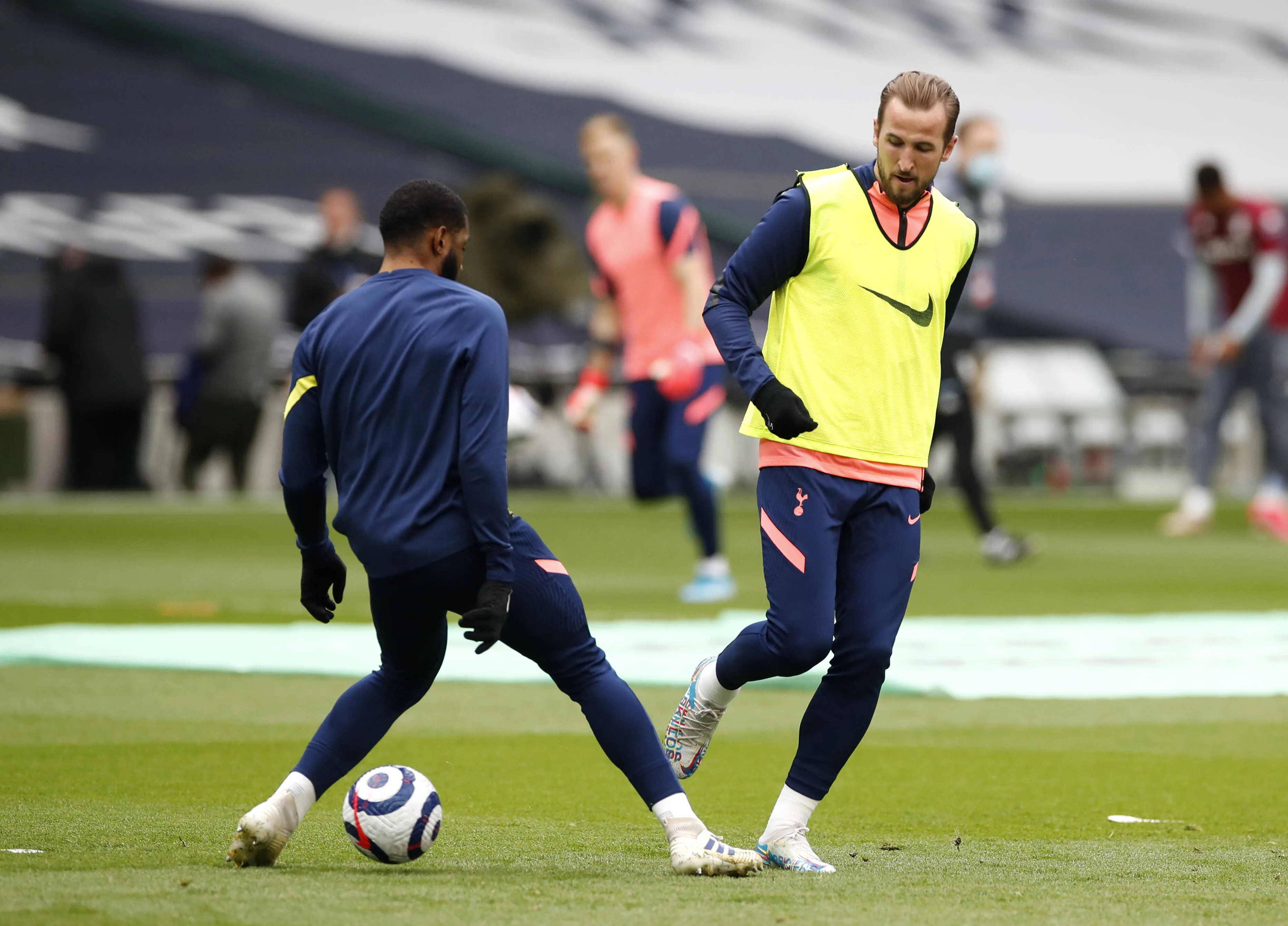 1002743439 1002743439