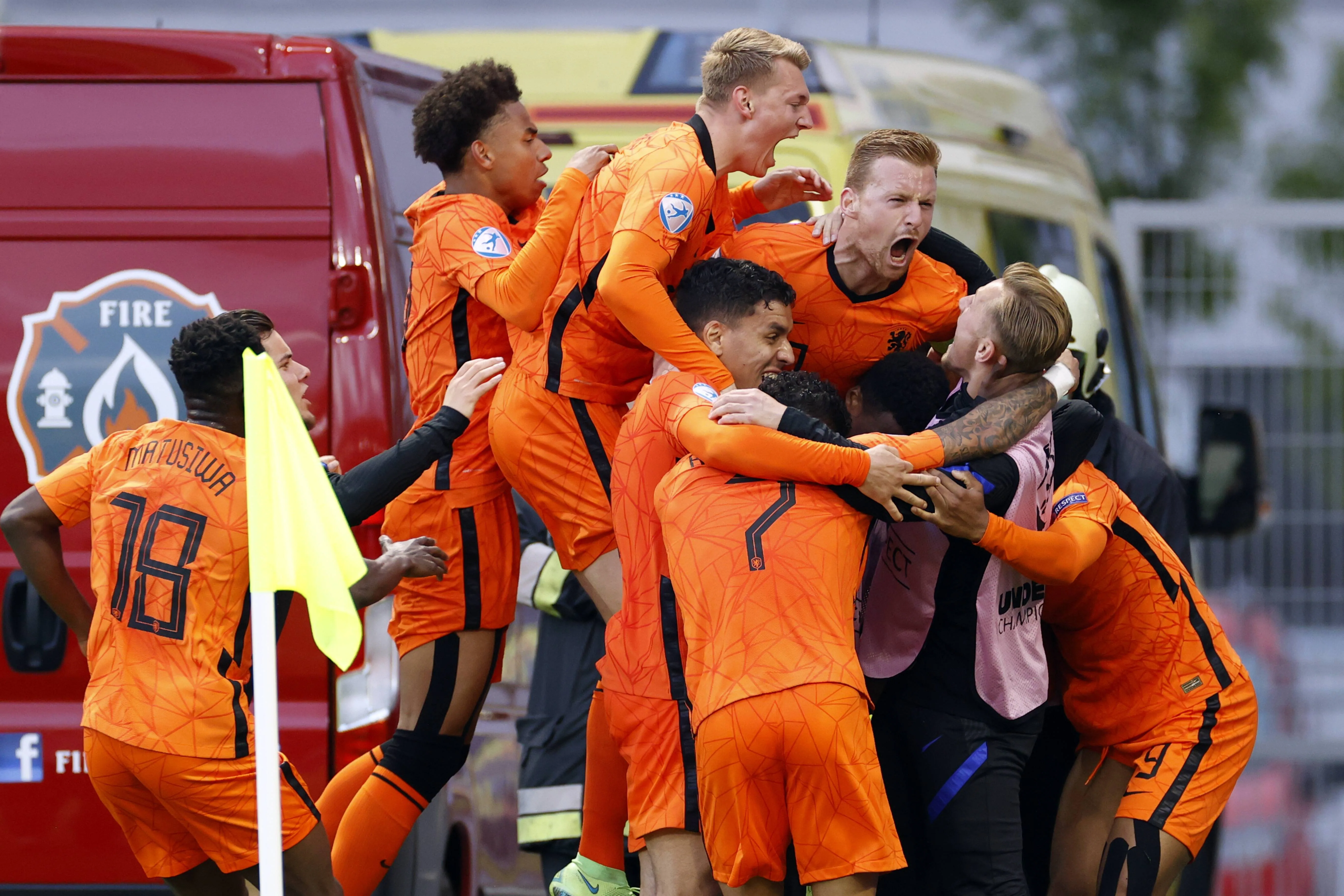 1002952533 1002952533