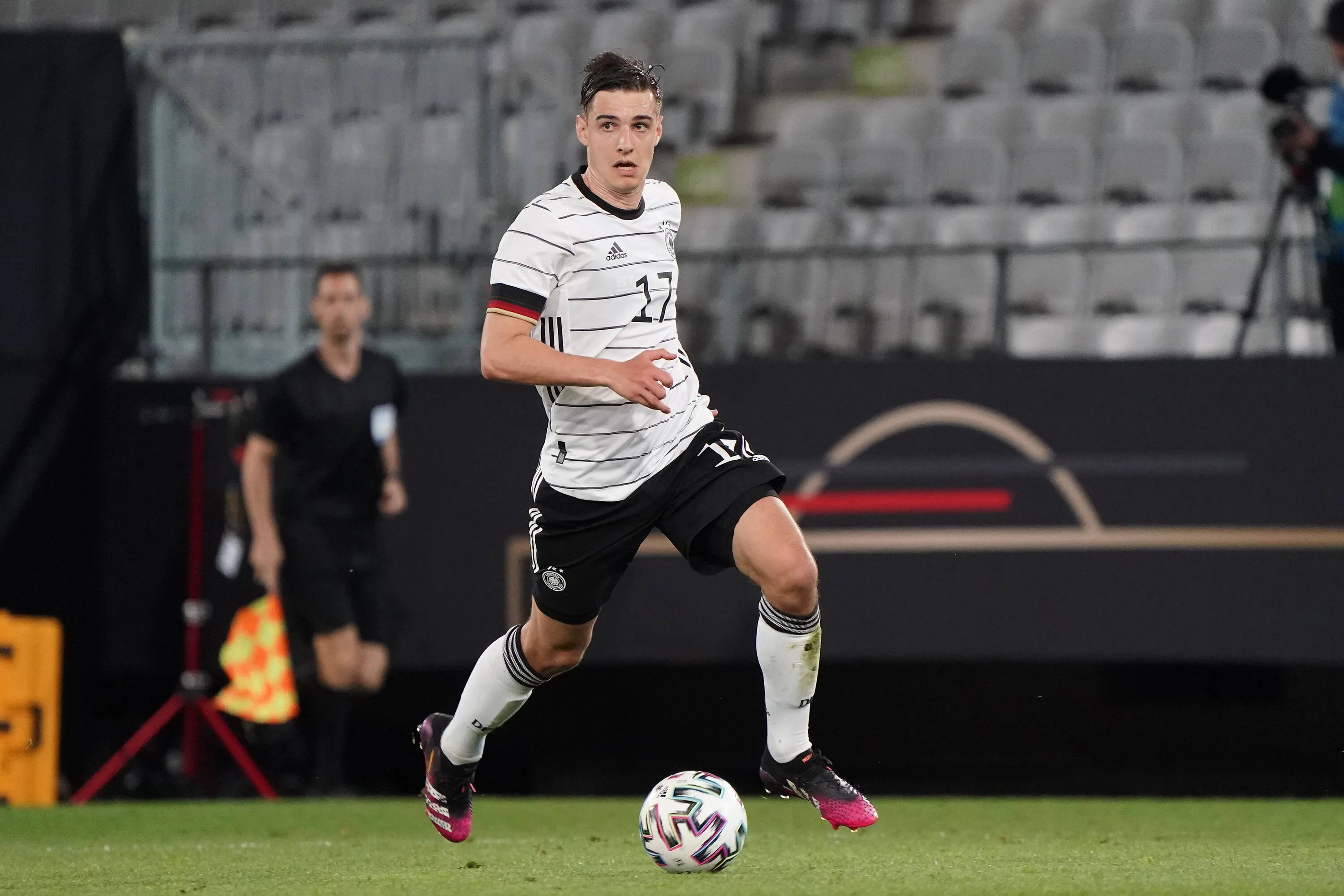 1002979895 1002979895