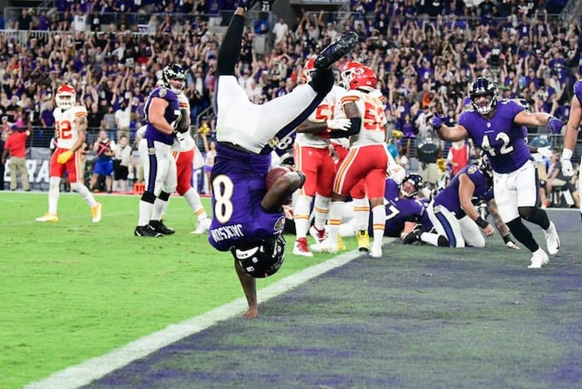 f27b11df 21d4 4f17 8fb0 cdfc15872411 Lamar Jackson