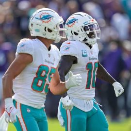 Miami Dolphins vs Baltimore Ravens - Tyreek Hill Sensational Touchdown