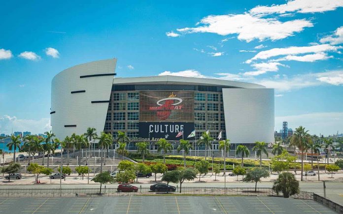 AAArena Miami Heat exterior day 1440x9000 cb3417e25056a36 cb3418eb 5056 a36a 0b180fd96272dd26