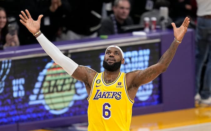 LeBron Breaks Record Tue