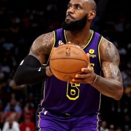 LeBron James 5 640x430 1