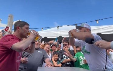 jason kelce beer chug