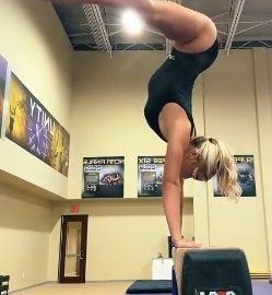 livvy dunne splits