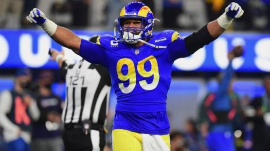 Aaron Donald pic