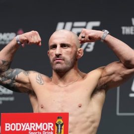 Alexander Volkanovski UFC 290 Weigh-Ins