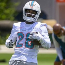 Devon Achane Dolphins pic