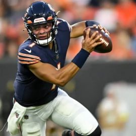 Justin Fields Bears pic