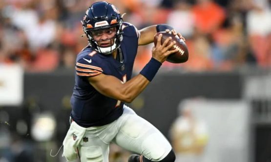 Justin Fields Bears pic