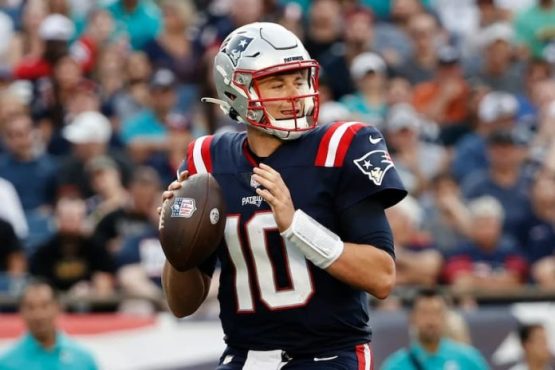 Mac Jones Pats pic