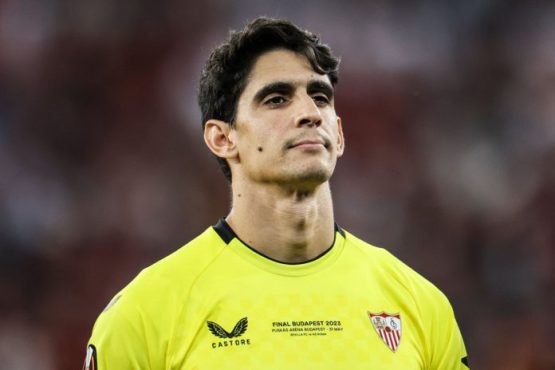 Sevilla Goalkeeper Yassine Bounou Is A Favorite For 2023 Yashin Trophy