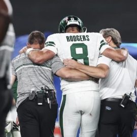 Aaron Rodgers injured Jets pic 1