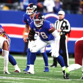 Andrew Thomas Giants pic