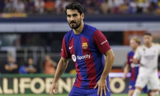 Ilkay Gundogan In Action For Barcelona