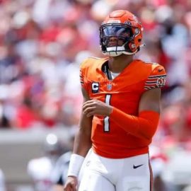 Justin Fields Bears pic