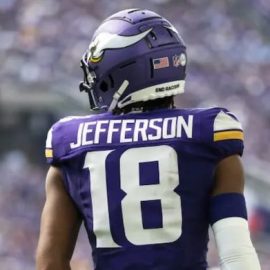 Justin Jefferson back of uni Vikings pic