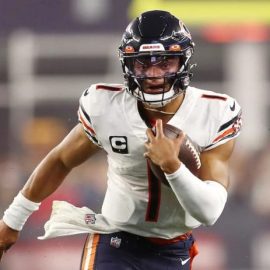 Justin Fields Bears pic 1
