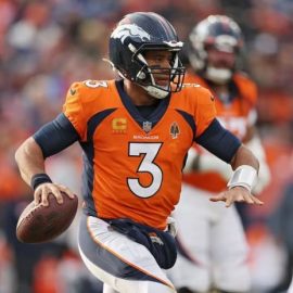 Russell Wison Broncos pic 1