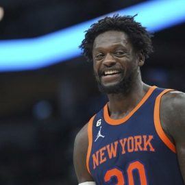 rsz ezgif 5 9e52102936 julius randle abbie parr associated press