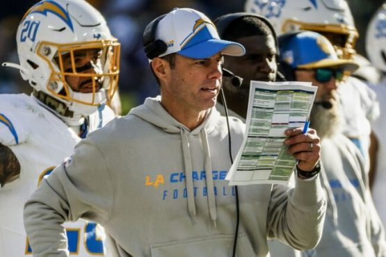 rsz chargers coach brandon staley says he should keep job after 63 21 loss