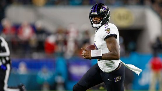 rsz dm 231220 lamar jackson