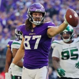 T.J. Hockenson Vkings pic