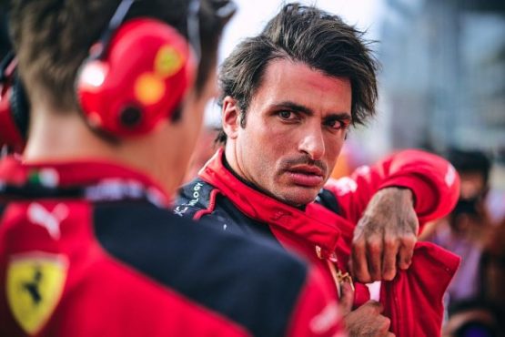 Carlos Sainz Could Replace Lewis Hamilton At Mercedes