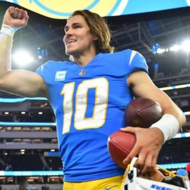 Justin Herbert Chargers pic