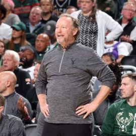 Mike Budenholzer Bucks pic