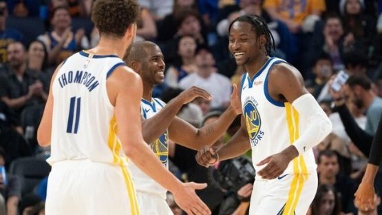 klay thompson on a backcourt pairing with chris paul v0 HsfqeX5hPwBzj9fgyzZSu8Xf5UrLoUOsgHKqp25ileo ezgif.com resize