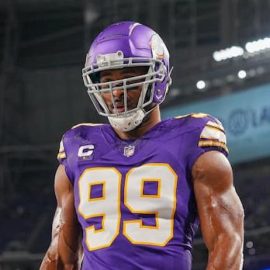 Danielle Hunter Vikings pic