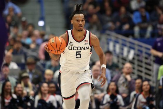 rsz 2023 11 11stonehillskyhawksuconnhuskiesmbb0260