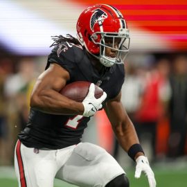 Bijan Robinson Falcons pic