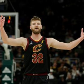 Dean Wade Cavs pic