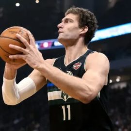 Brook Lopez Bucks pic