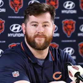 Joe Thuney Bears gif