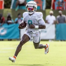 Alexander Mattison Dolphins pic