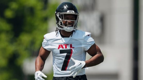 Bijan Robinson Falcons pic