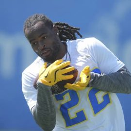 Najee Harris Chargers pic 1